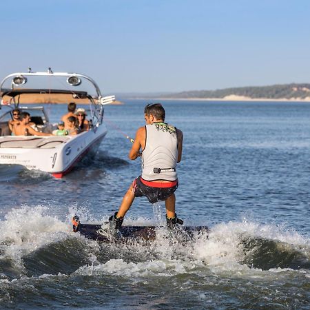 Ap Lago Montargil - Conference & Spa Экстерьер фото A wakeboarder